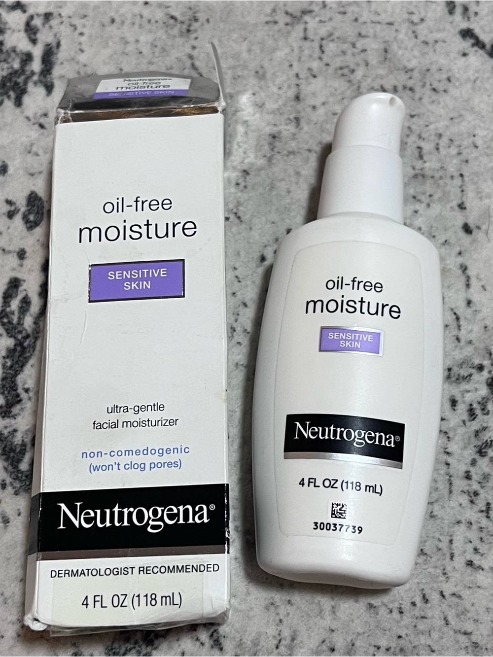 Neutrogena Oil-Free Moisture for Sensitive Skin 4 fl oz Facial Moisturizer